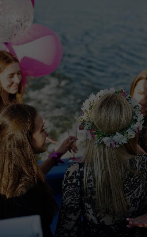 girls-having-fun-yacht-hen-party